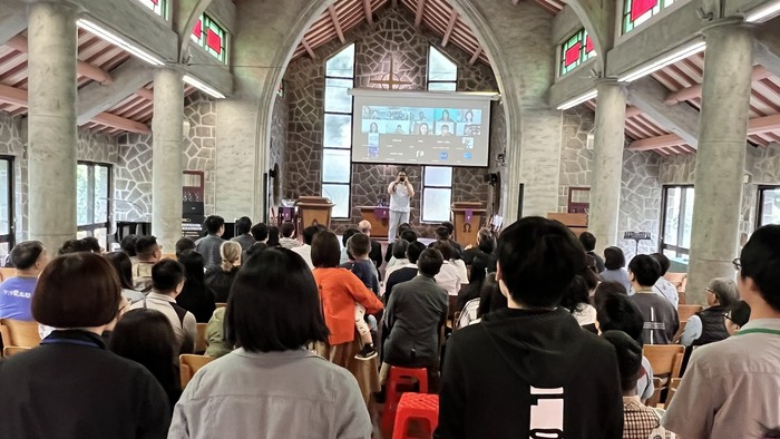 實體線上團體照