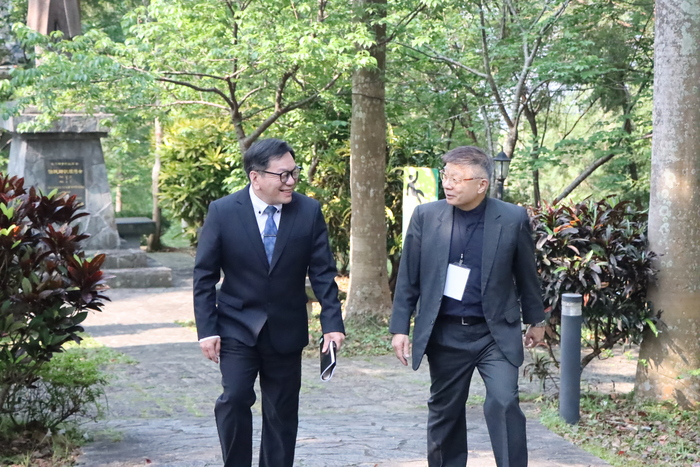 報到時間-蔡維民校長、周學信教授