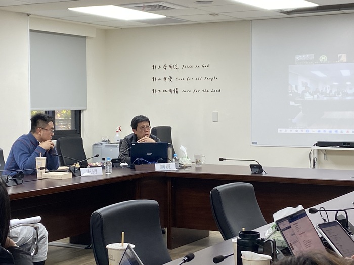 討論：全體師生圖片