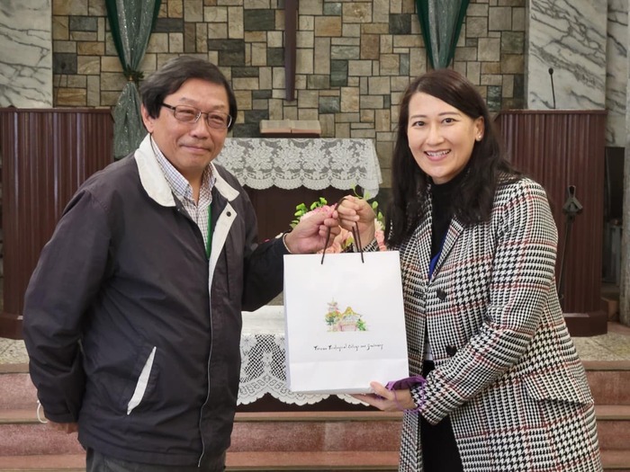 校長代表謝謝仰恩老師的悉心規畫