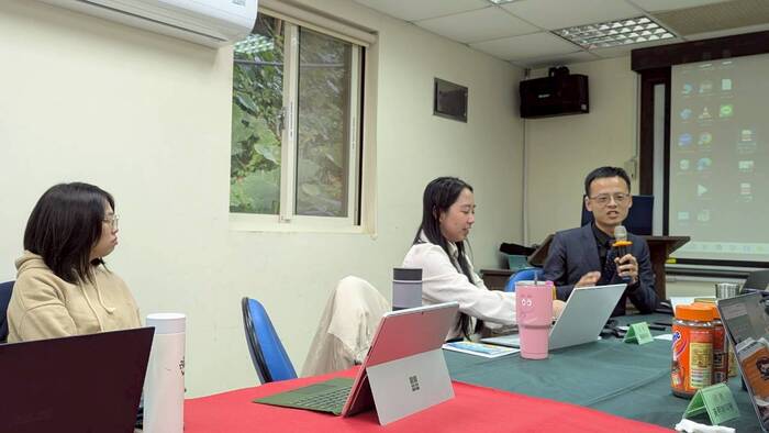 報告一：師生討論圖片